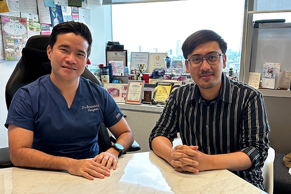 Setelah mengikuti program observasi klinis, dr. Almer berbagi pengalamannya, "Saya menyaksikan kompentensi bedah dr. Bernard Lim Yon Kuei yang luar biasa. Cara beliau memberikan pelayanan dan berinteraksi dengan pasien sungguh mendalam."