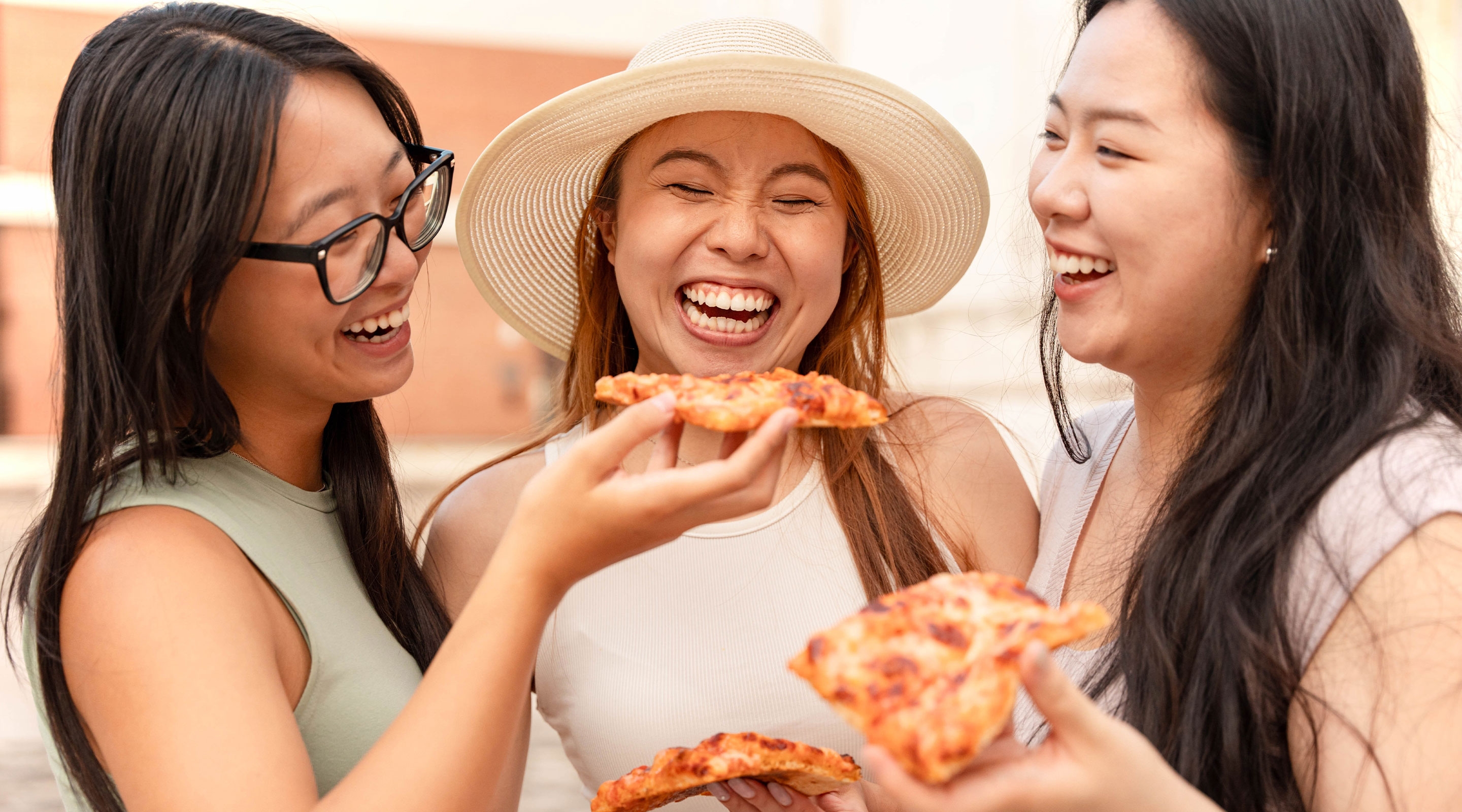 Cek kolesterol sebelum kulineran di tempat wisata.