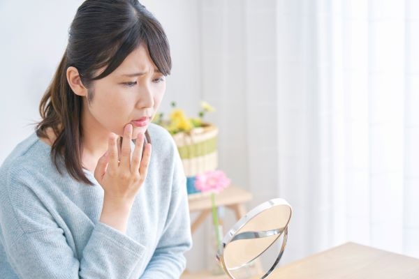 Dry mouth can reduce saliva flow.