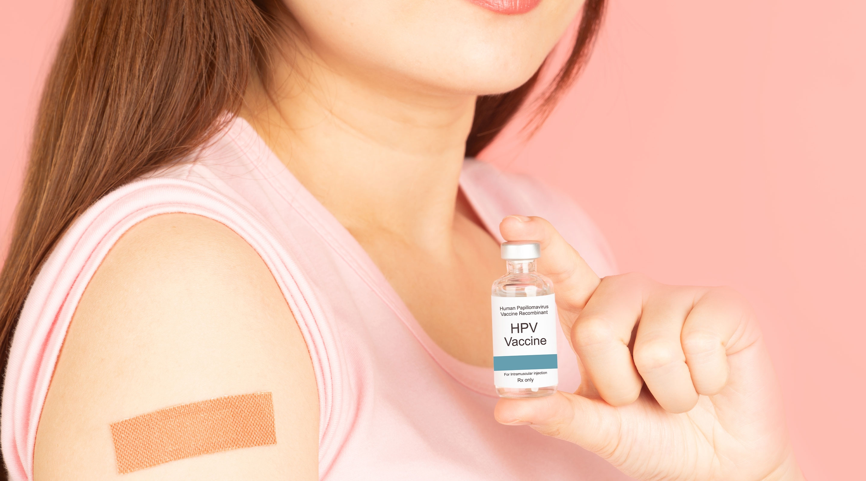 Vaksin HPV direkomendasikan untuk perempuan dan laki-laki usia 9-45 tahun.