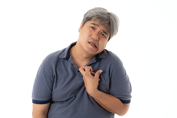 Merokok meningkatkan risiko stroke.