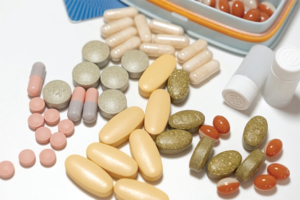 Memperhatikan waktu konsumsi vitamin membantu tubuh menyerap vitamin dengan optimal.