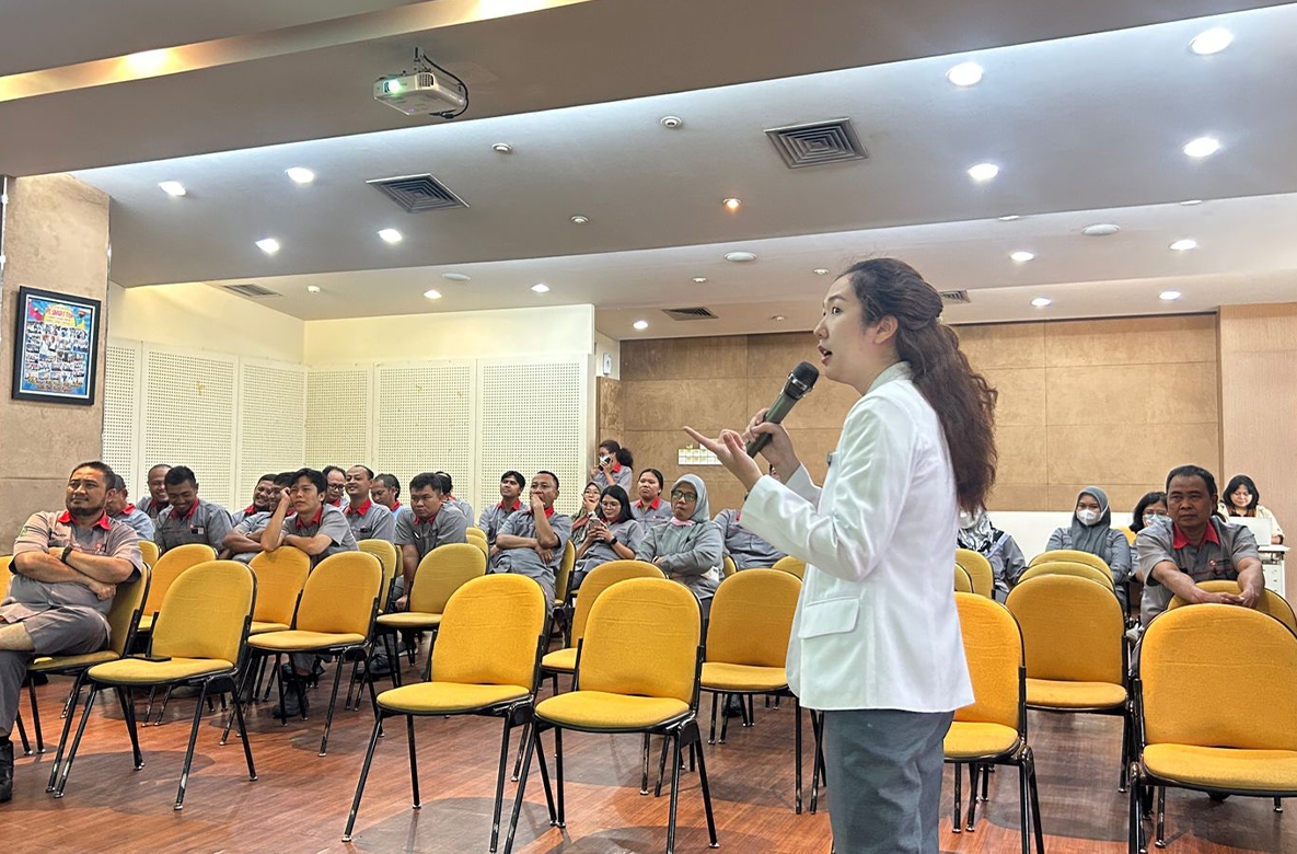 "To avoid chronic diseases, it is important to make changes in diet and stress management," explained dr. Gaby Venera.